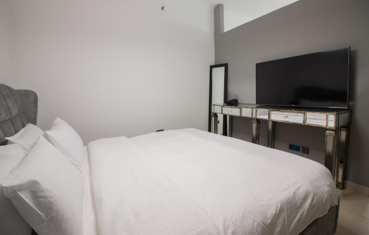 Luxury At Downtown! Full Burj Khalifa View! Burj Views L Apartment Dubai